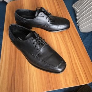 Florsheim Classic Black Leather Oxfords